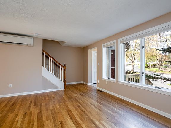 5th image of 77 Dorchester Way
