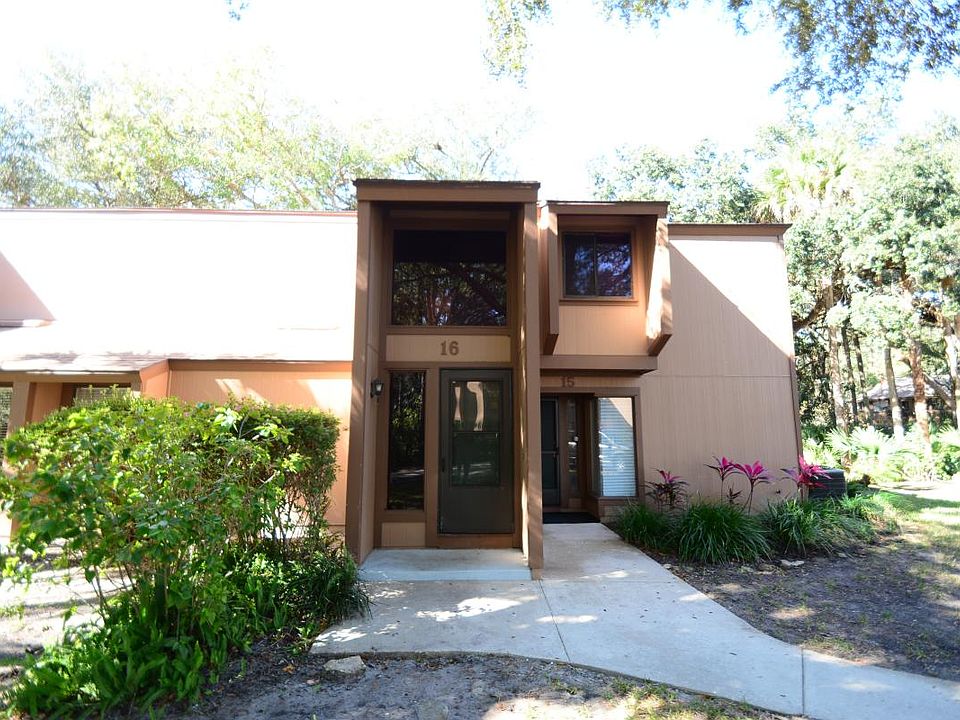 1st image of 16 Oakmont Ct