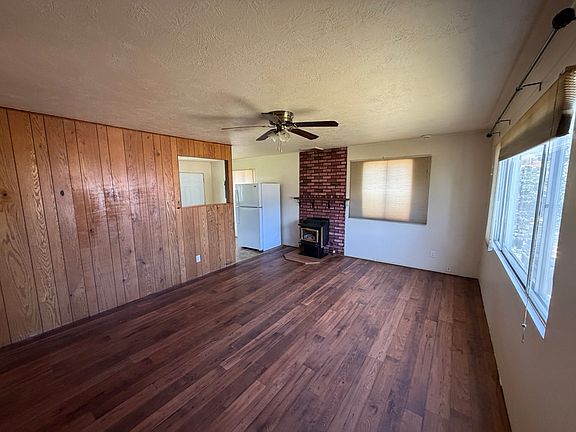 3rd image of 411 Cooper Ln