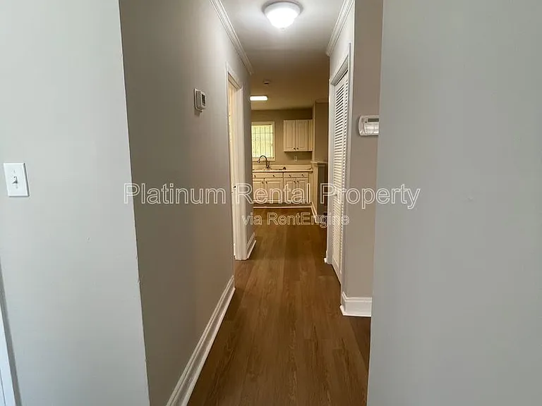 1135 Coleman St SW — Photo 10
