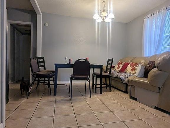 4th image of 4858 Washington Ave