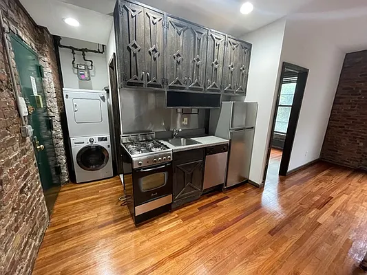 Rented by PocketBroker Inc | media 20