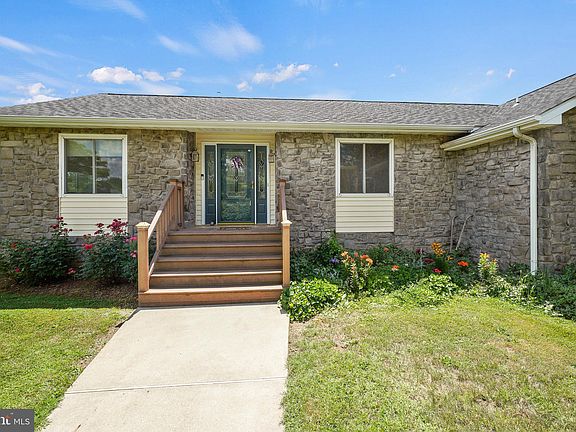 3rd image of 11420 Pauline Ct