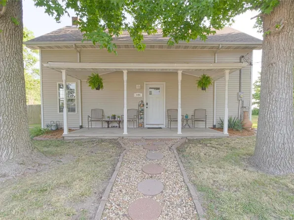 1101 W North St, Alhambra, IL 62001