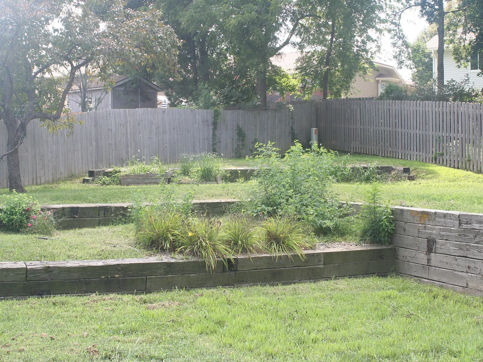 4 bed, 2327 sqft, $2,800 — Photo 2