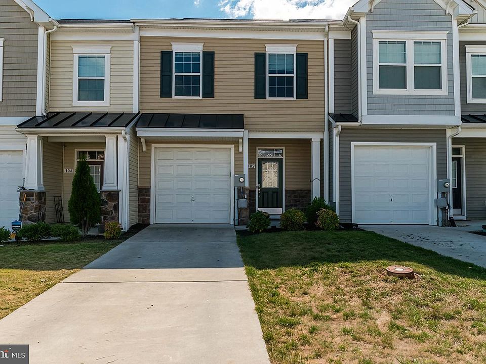 1st image of 102 Oflannery Ct #1