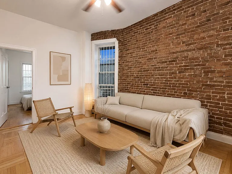 41 W 64th St #1C — Photo 2