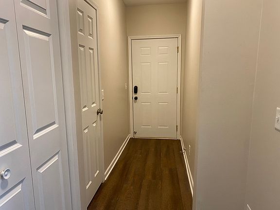 4th image of 981 Jessamine Ave E #1