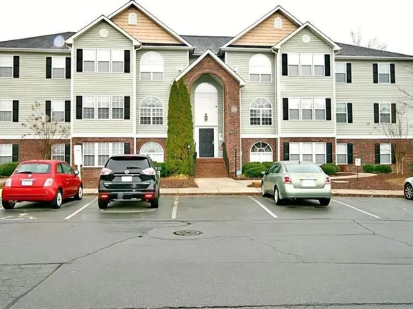1620 Cherry Blossom Ln Unit 103, Winston Salem, NC 27127