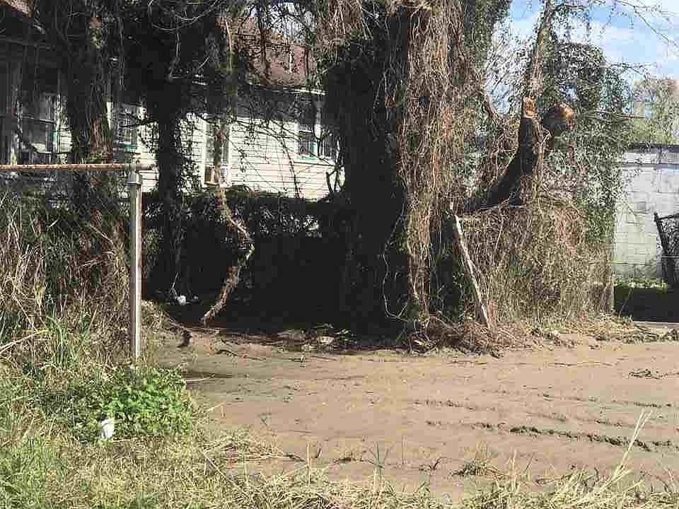 2nd image of 4000/4002 Monroe St