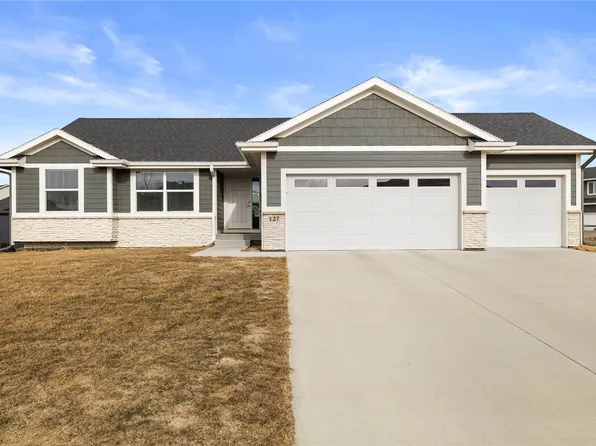 127 NW Sunrise Dr, Waukee, IA 50263