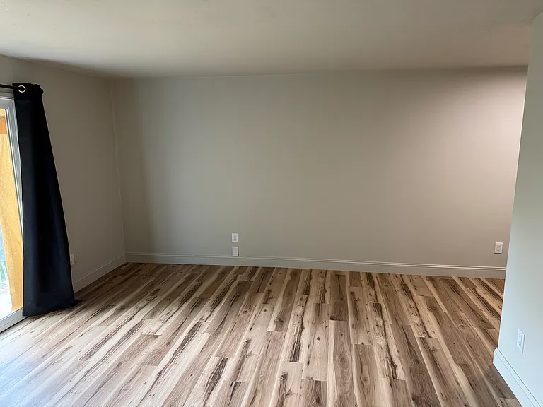 7885 NW Ridgewood Dr — Photo 3