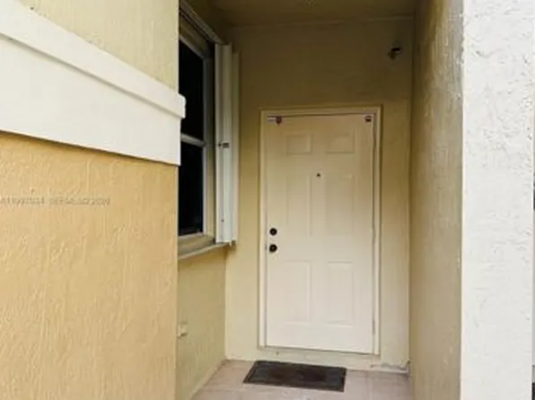 2122 Pasa Verde Ln #4, Fort Lauderdale, FL 33327