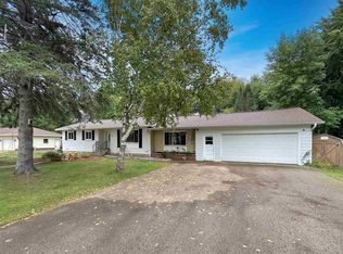 1005 Edgewood Cir, Marinette, WI 54143