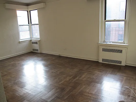 Rented by SUN WOOD REAL ESTATE | media 25