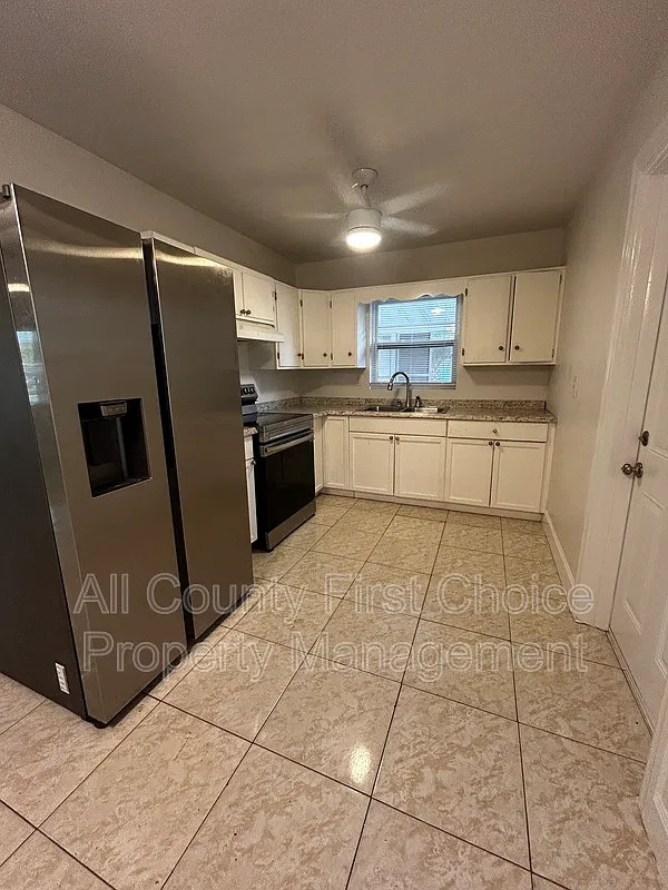 3 bed, 1.0 bath, 960 sqft, $1,995 — Photo 2