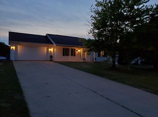 307 N Lakeland Dr, Lagrange, IN
