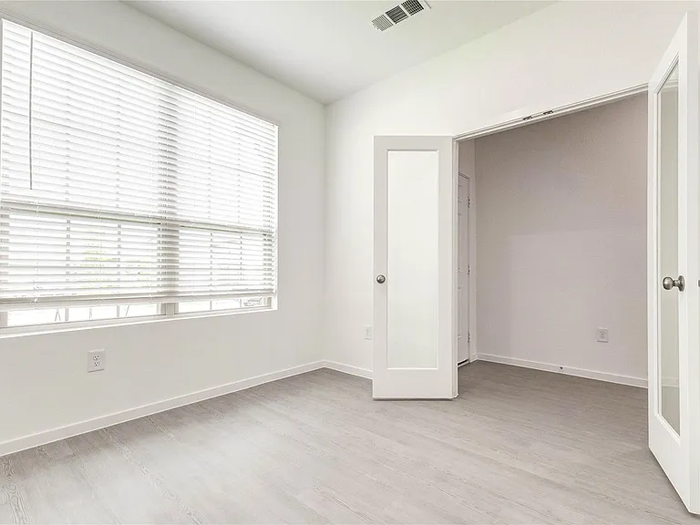 15011 Rustic Moon Rd — Photo 4