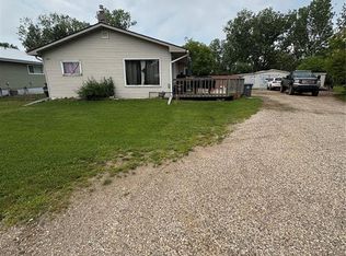 231 Eisenhower St, Midale, SK S0C1S0