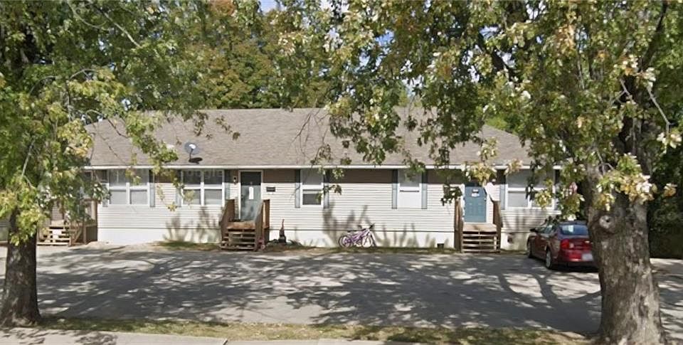 1st image of 215 W Montgomery St