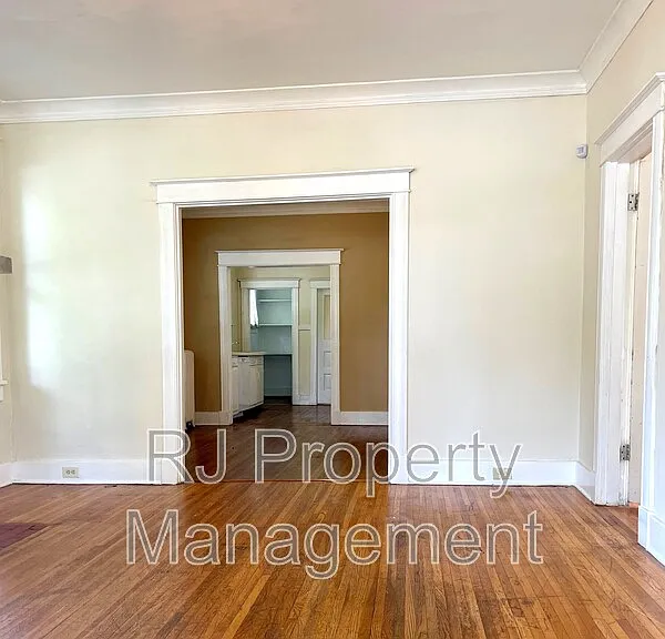 1572 Tutwiler Ave — Photo 4