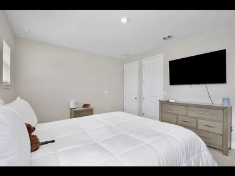 4446 Renly Ln — Photo 34