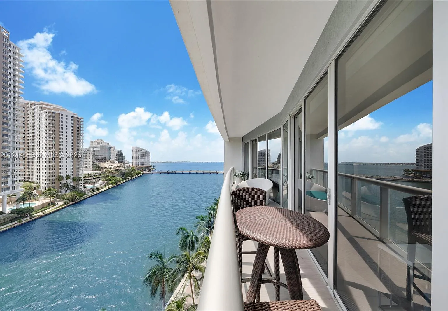 Icon Brickell Condo No 1 — Photo 3