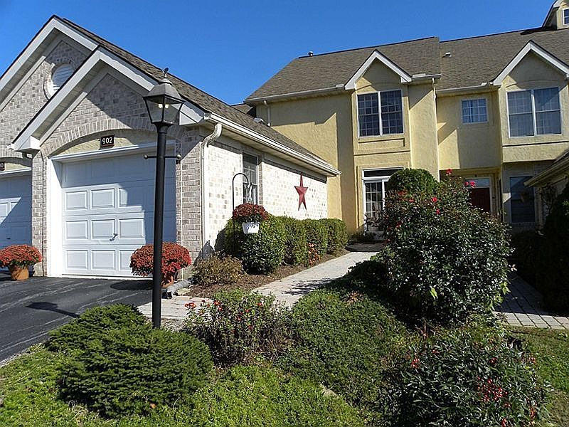 1st image of 902 Rivergate Ct