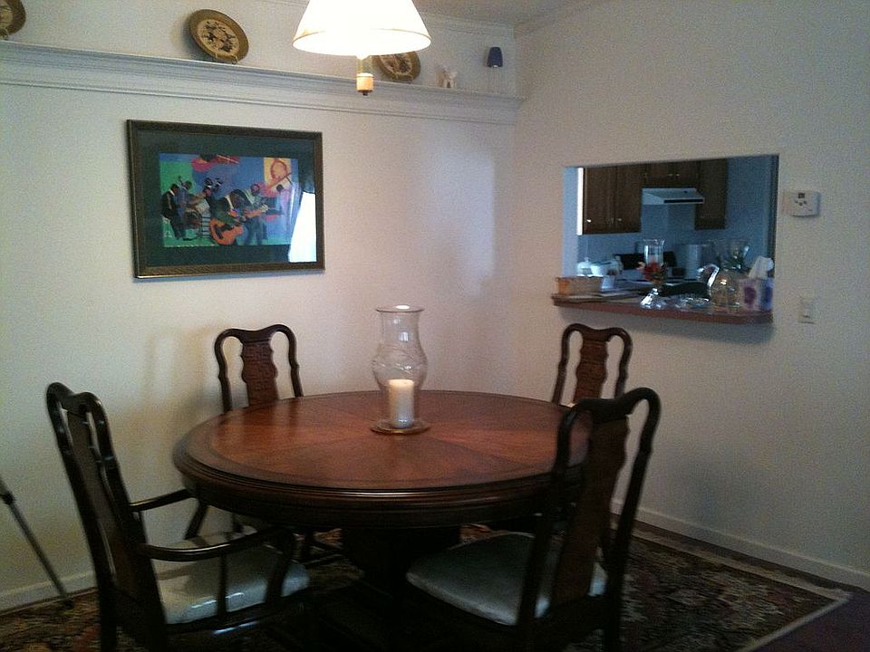 2nd image of 1056 Breezewood Ln