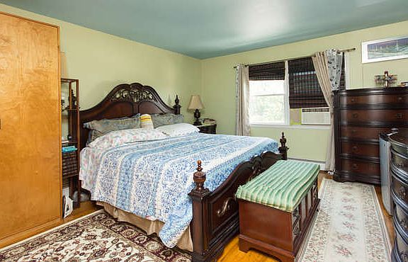 4th image of 60 Sedgwick Ave