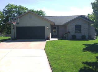 8720 Loxley Ln, Freeland, MI 48623