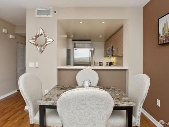 4th image of 555 4th St Unit 825
