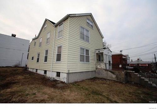 3rd image of 662 E 240th St