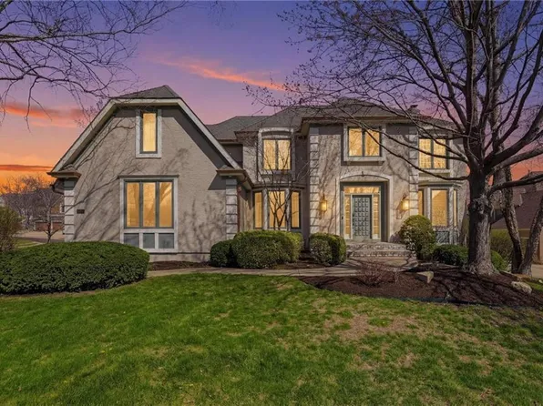 9206 W 146th Pl, Overland Park, KS 66221