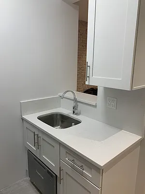 Rented by Flatiron Real Estate Advisors LLC | media 7