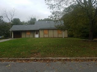 36 Crooked Pine Dr, Medford, NY 11763