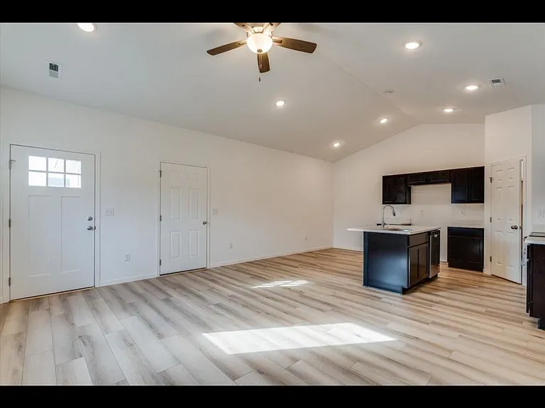 2403 S Wheatland St — Photo 4