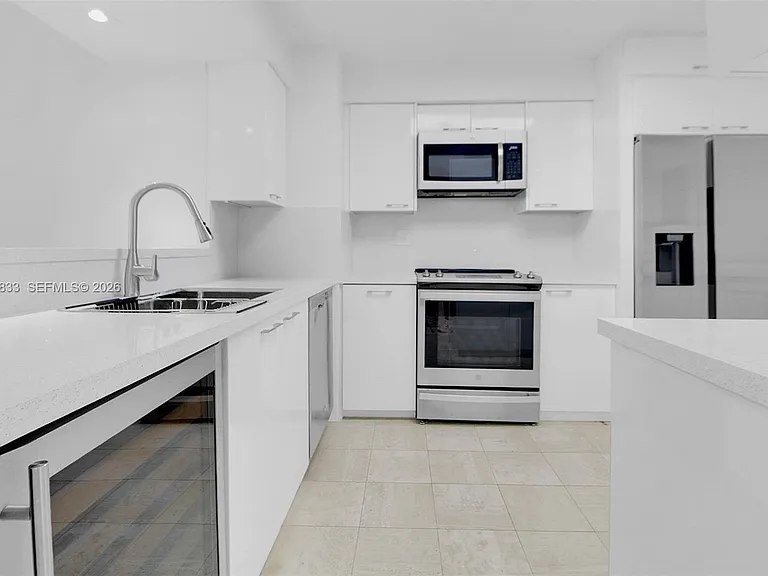 5757 Collins Ave #1003 — Photo 32
