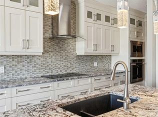 152 S Evansborough Way NW, Calgary, AB T3P 0M5