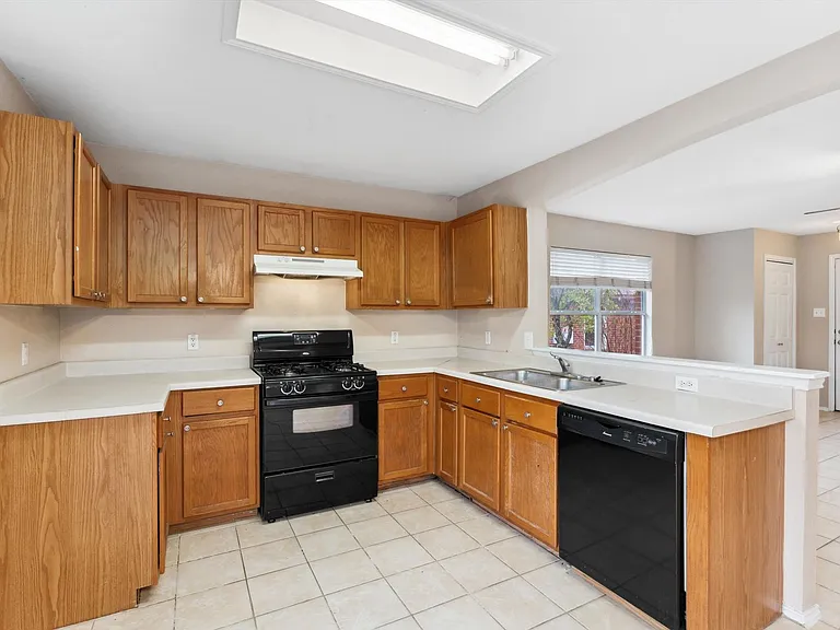 107 McCarthur Dr — Photo 7