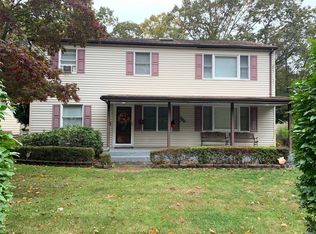 55 Carlton Dr E, Shirley, NY 11967