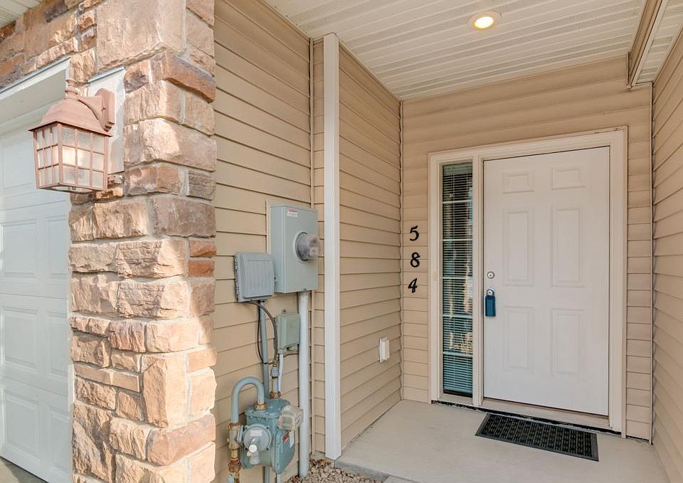 1st image of 584 Stonewood Way
