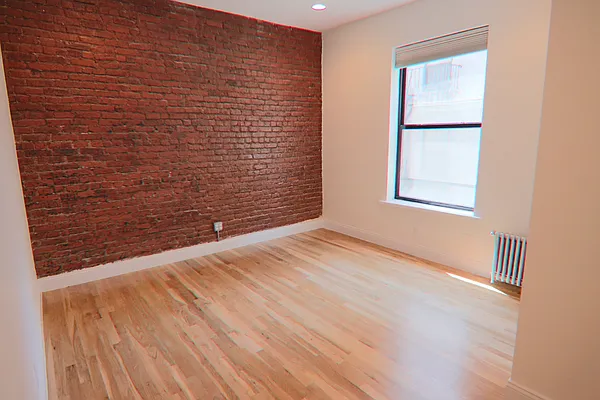 Rented by PMG Real Estate  | media 31