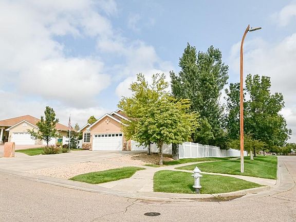 3rd image of 5227 San Jacinto Ct