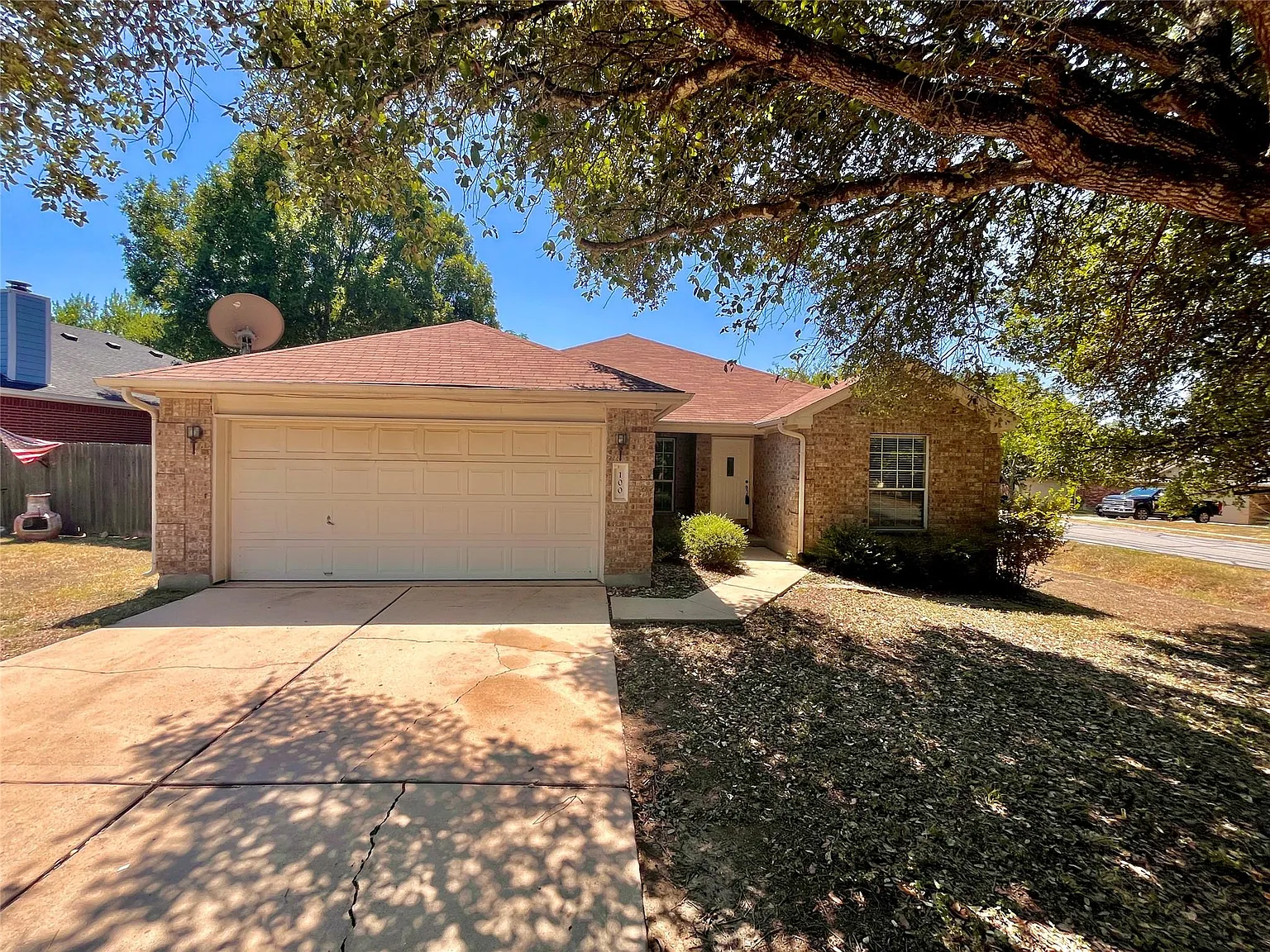 4 bed, 2.0 bath, 2238 sqft, $1,995 — Photo 2