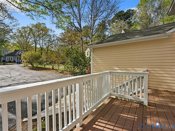 5th image of 5605 Woods Walk Rd