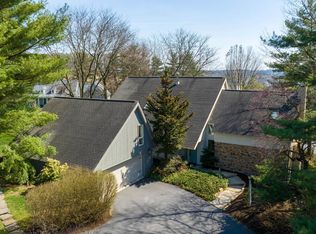 10 Springview Dr, Lititz, PA 17543