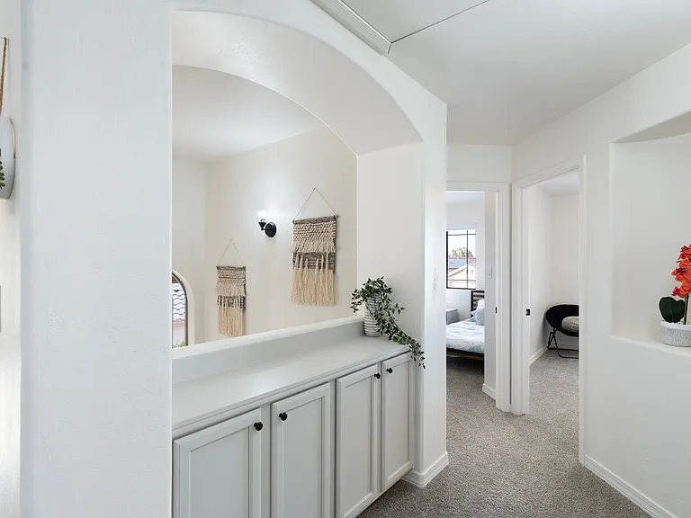 487 E Cantebria Dr — Photo 15