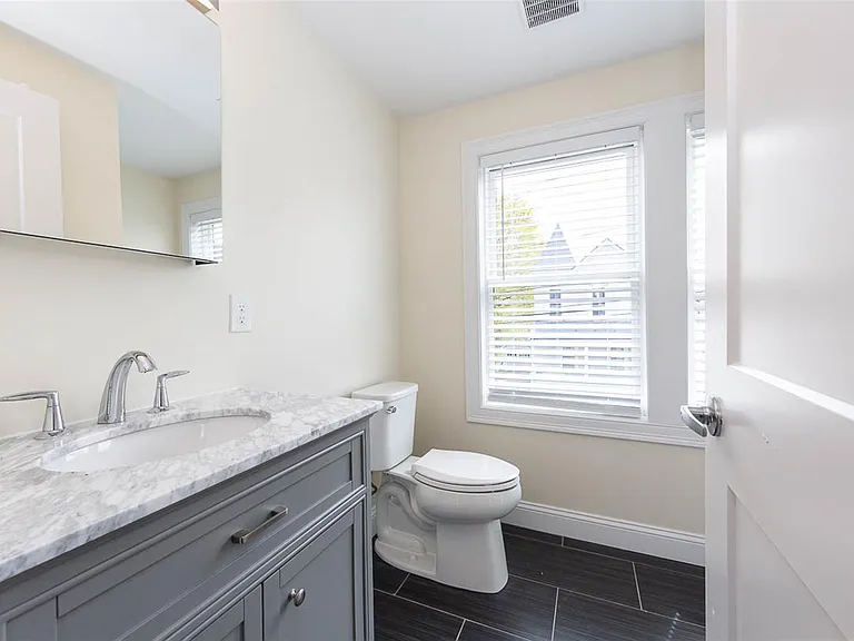 57-59 Catherine St #2 — Photo 13