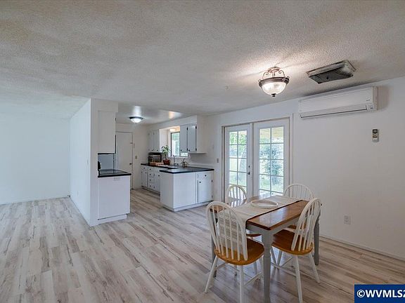 5th image of 2241 Kalmia St